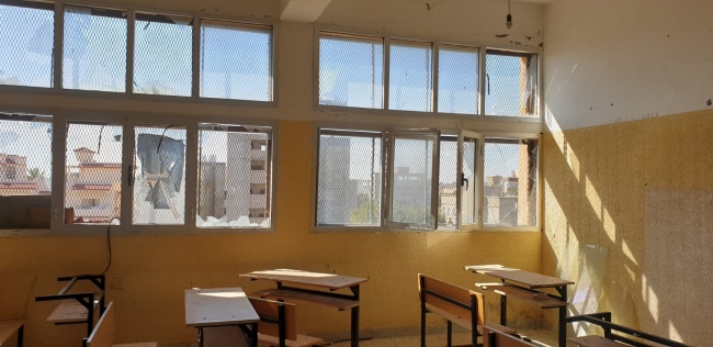 Hafter okullara da saldırıyor